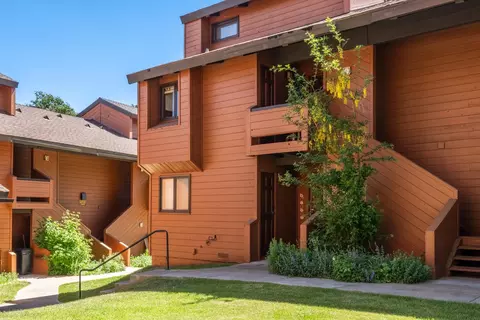 103 Meadow Ln #8, Mammoth Lakes, CA 93546