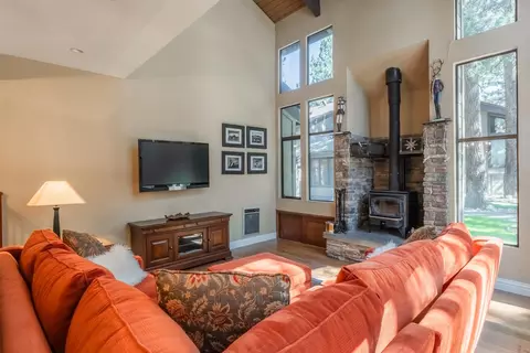 2252 Meridian Blvd #38, Mammoth Lakes, CA 93546