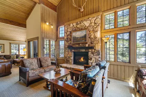 435 Lakeview Blvd #85, Mammoth Lakes, CA 93546