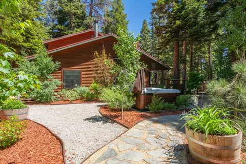 123 Shadow St, Mammoth Lakes, CA 93546 photo 2