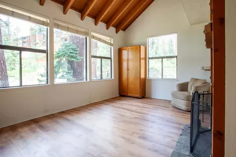 56 Davison Apt 104 Rd #104, Mammoth Lakes, CA 93546