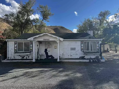 106921 Highway 395, Walker, CA 96107