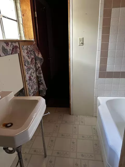 Bath - 106921 Highway 395, Walker, CA 96107 photo 1 of 1