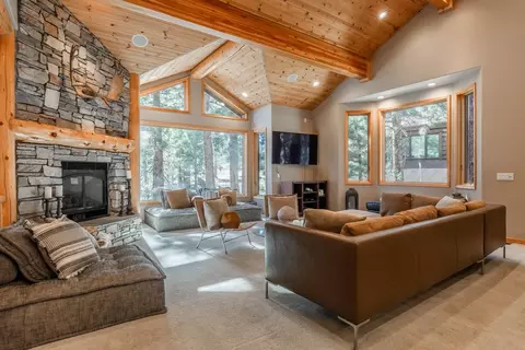 19 Evening Star, Mammoth Lakes, CA 93546