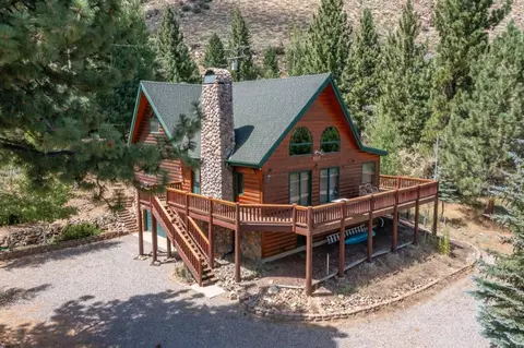 11650 Twin Lakes Rd, Bridgeport, CA 93517