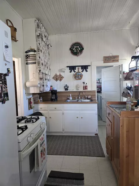 543 Sierra St, Bishop, CA 93514 photo 8