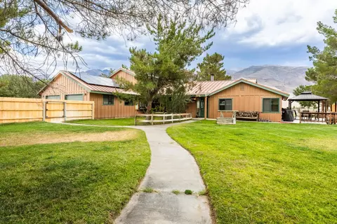 98 Chase Ave, Bishop, CA 93514