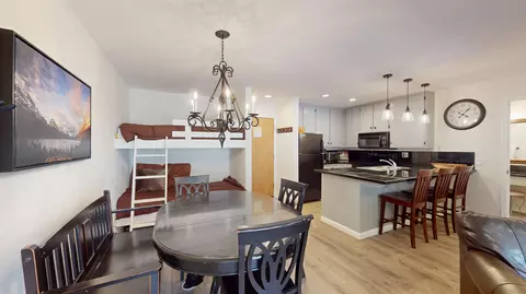 895 Canyon Blvd #73, Mammoth Lakes, CA 93546