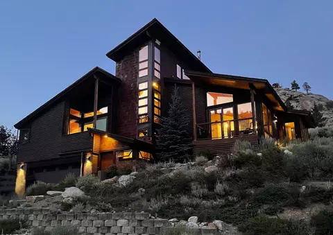 34 Highland Pl, June Lake, CA 93529