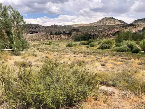 112 Sierra Springs Dr, Crowley Lake, CA 93546