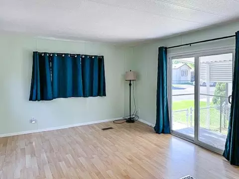 198 Maciver Apt 2 St, Bishop, CA 93514 photo 2