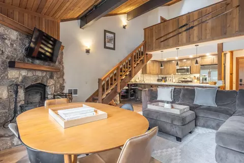 435 Lakeview Blvd #56, Mammoth Lakes, CA 93546