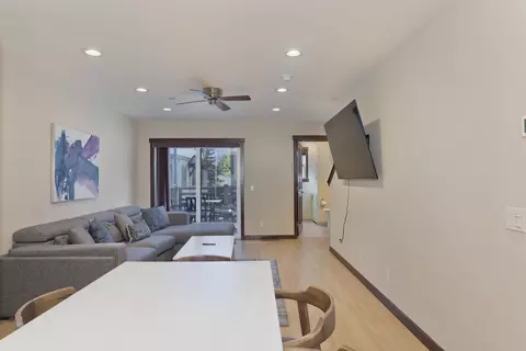 28 Oak Tree Way #7, Mammoth Lakes, CA 93546 photo 9