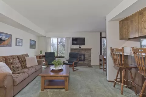 25 Lee Rd #111, Mammoth Lakes, CA 93546