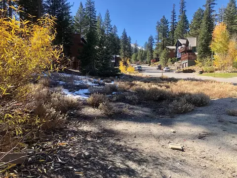41 Convict Pl, Mammoth Lakes, CA 93546