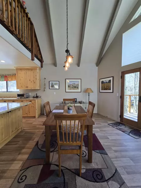 152 Iris Dr, Bishop, CA 93514 photo 3