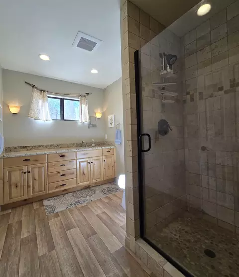 152 Iris Dr, Bishop, CA 93514 photo 11