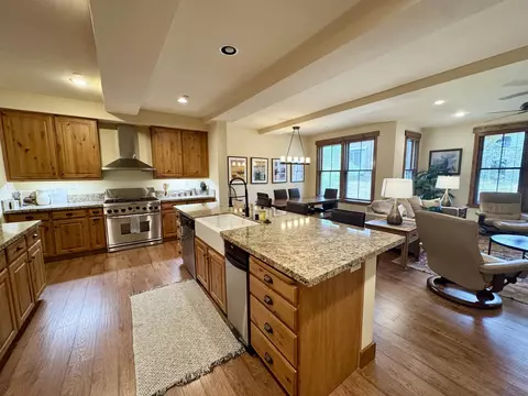 1157 Red Peak Dr #1157, Mammoth Lakes, CA 93546