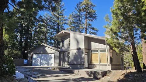 143 Aspen Ln, Mammoth Lakes, CA 93546