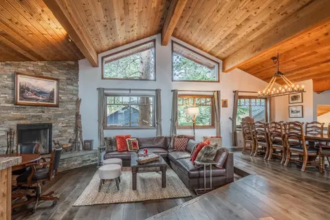 180 Convict Dr, Mammoth Lakes, CA 93546
