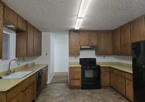 280 E Lubken Ave, Lone Pine, CA 93545 photo 2