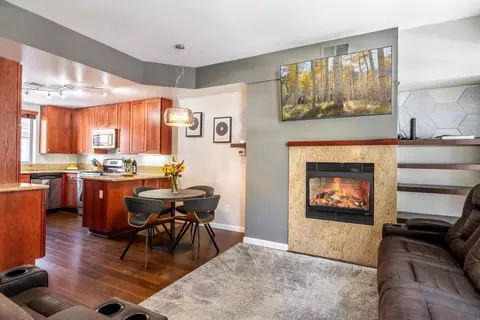 525 Manzanita Rd #2, Mammoth Lakes, CA 93546