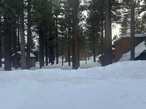 63 Snowcrest Ave, Mammoth Lakes, CA 93546