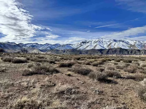 1263 Eastside Ln, Coleville, CA 96107