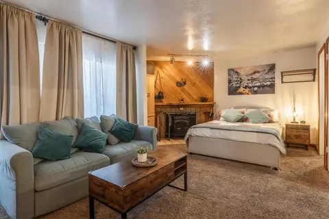 2289 Sierra Nevada Rd #G-3, Mammoth Lakes, CA 93546