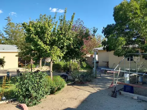 Exterior - 121 E Pangborn St, Lone Pine, CA 93545 photo 8 of 15