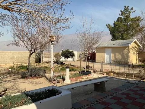 Exterior - 121 E Pangborn St, Lone Pine, CA 93545 photo 4 of 15