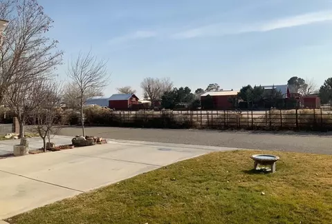 Exterior - 121 E Pangborn St, Lone Pine, CA 93545 photo 14 of 15
