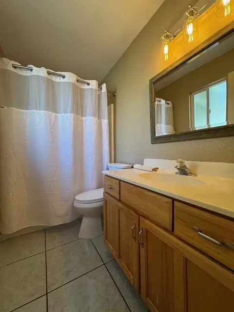Bath - 121 E Pangborn St, Lone Pine, CA 93545 photo 1 of 2