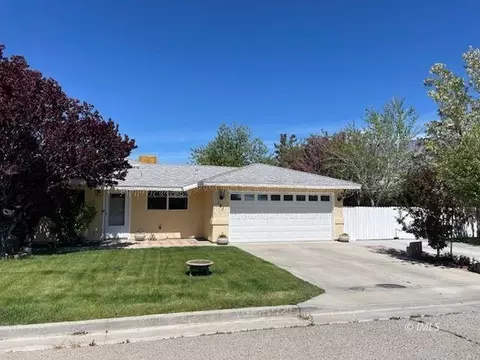 121 E Pangborn St, Lone Pine, CA 93545