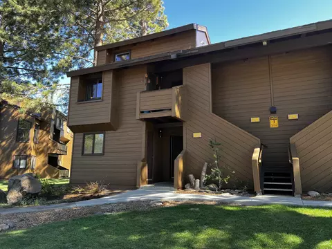 2 Arrowhead Dr #27, Mammoth Lakes, CA 93546