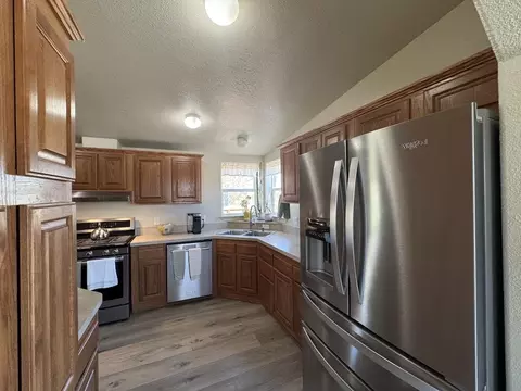 352 Wofford Rd, Chalfant, CA 93514 photo 5
