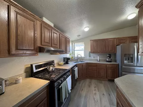 352 Wofford Rd, Chalfant, CA 93514 photo 8