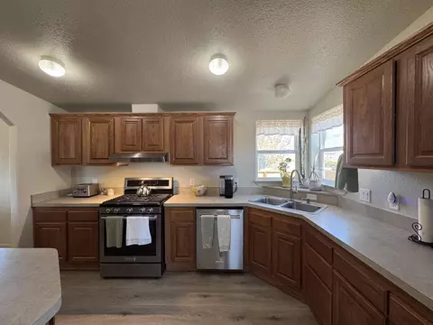 352 Wofford Rd, Chalfant, CA 93514 photo 6