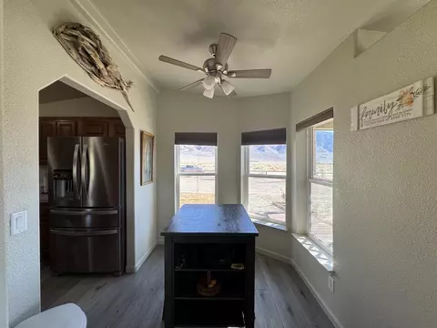 352 Wofford Rd, Chalfant, CA 93514 photo 10