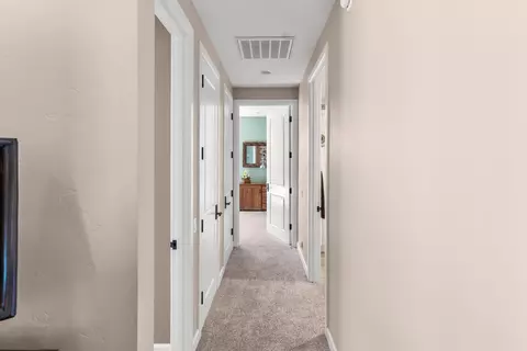Entry Way - 233 Mt Tom Rd, Bishop, CA 93514 photo 2 of 2