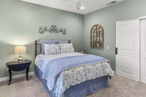 Bedroom - 233 Mt Tom Rd, Bishop, CA 93514 photo 2 of 4