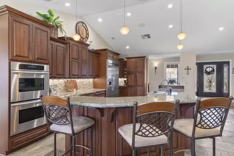 Kitchen - 233 Mt Tom Rd, Bishop, CA 93514 photo 1 of 4