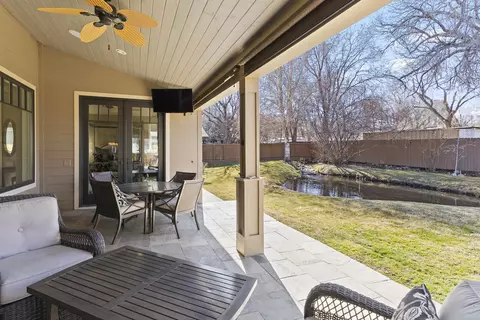 Exterior - 233 Mt Tom Rd, Bishop, CA 93514 photo 3 of 9