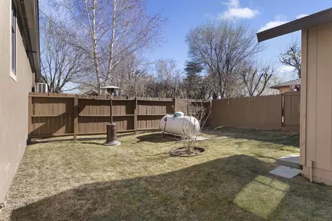 Exterior - 233 Mt Tom Rd, Bishop, CA 93514 photo 9 of 9