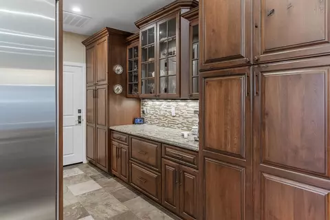 Kitchen - 233 Mt Tom Rd, Bishop, CA 93514 photo 3 of 4