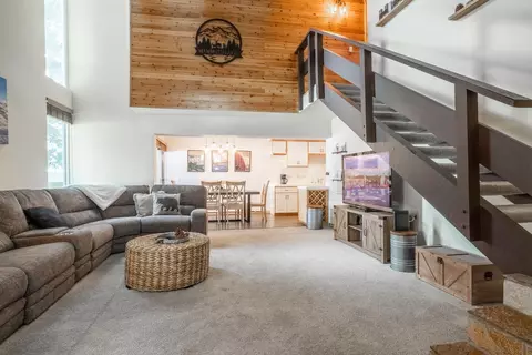 150 Sierra Park Rd #6, Mammoth Lakes, CA 93546