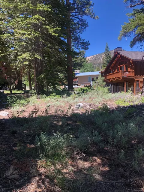 136 Red Fir Rd, Mammoth Lakes, CA 93546