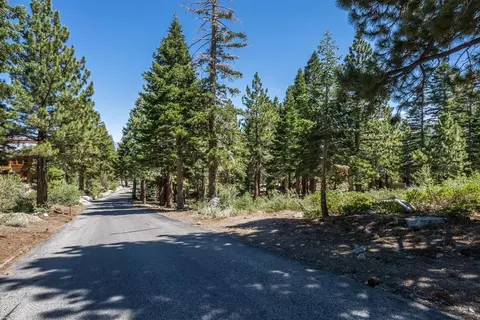 135 Summit St, Mammoth Lakes, CA 93546
