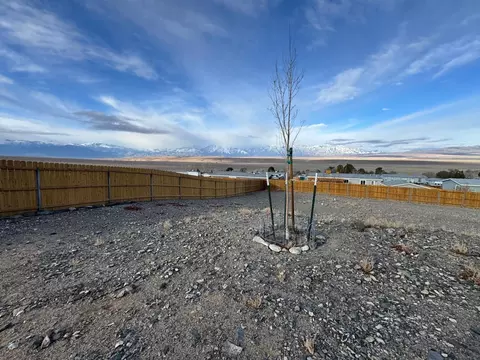 Exterior - 139 Tuolumne Rd, Bishop, CA 93514 photo 2 of 4