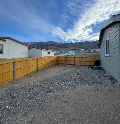 Exterior - 139 Tuolumne Rd, Bishop, CA 93514 photo 3 of 4